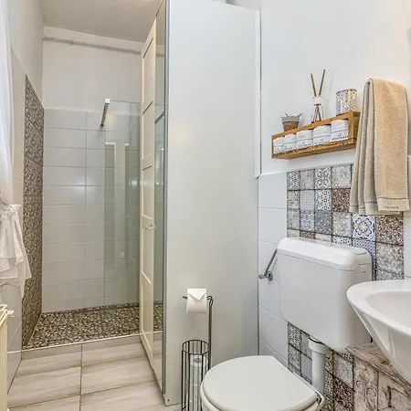 Treasure Of The Past With Whirlpool - Happy بيت للعطل