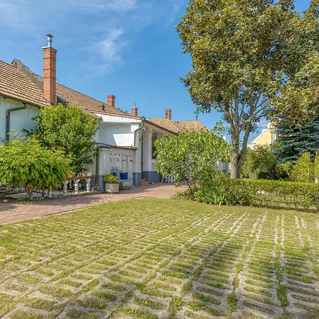 Treasure Of The Past With Whirlpool - Happy Balatonrendes